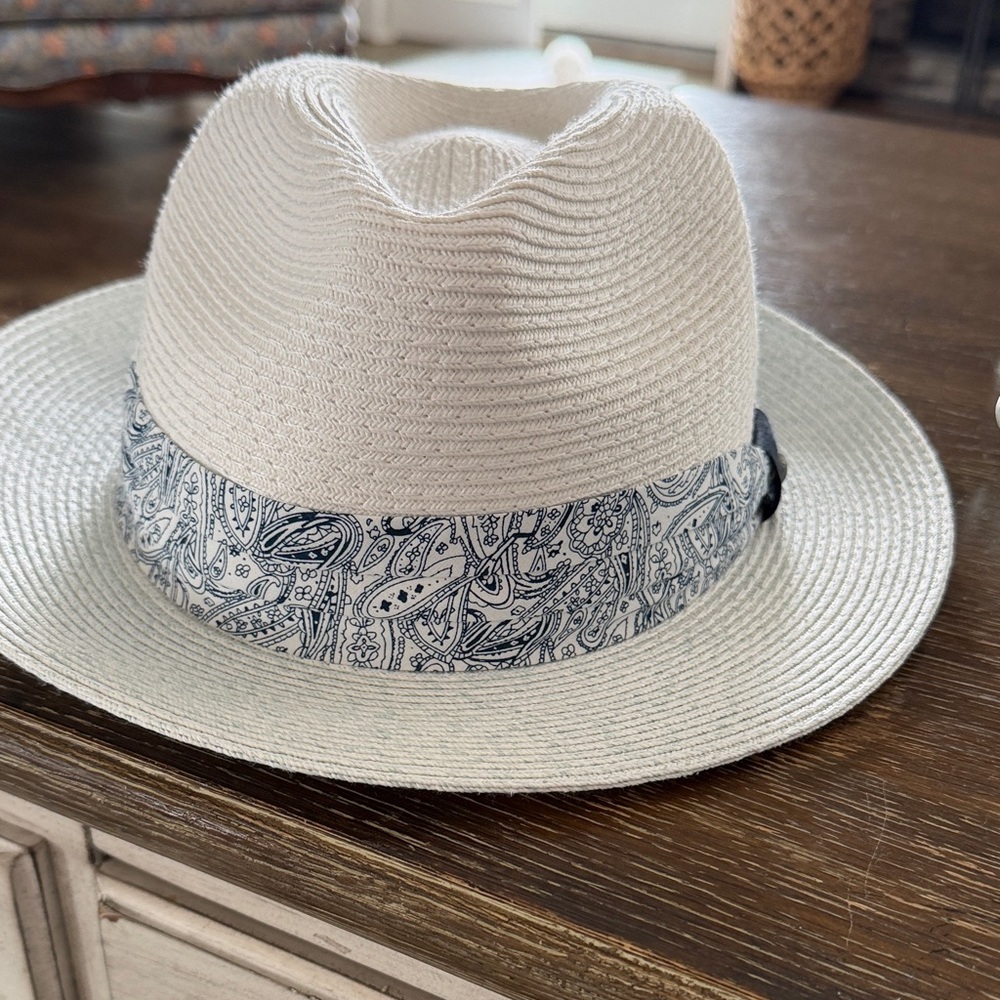 Women’s Cream Straw Fedora with Paisley Band New